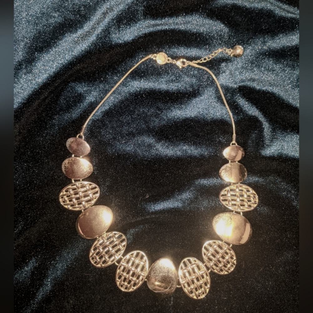 Vtg Liz Claiborne Gold Toned Multi Waffle Oval Necklace 18 - 20" Adjustable